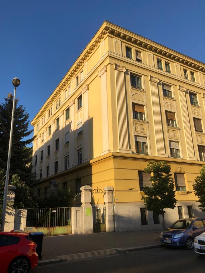 Luxury Apartment View On To The Castle Будапеща Екстериор снимка